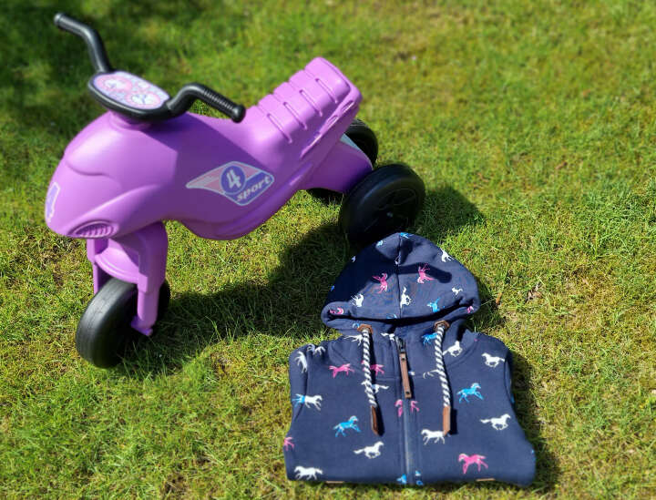 Kinder Sweatjacke mit verschiedenen Motiven: Pferde/Traktor (Olivgrün und Navy)